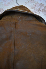 Charger l&#39;image dans la galerie, Veste marron en cuir nubuck daim T.S
