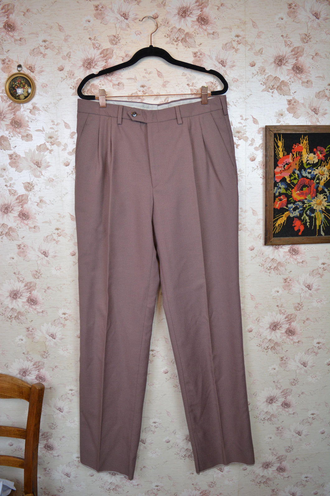 Pantalon à pinces rose violet T.46 (M/L)