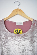Charger l&#39;image dans la galerie, T-shirt 90s en velours rose T.40

